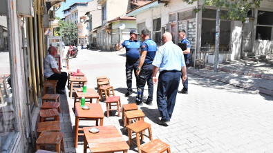 Emet Zabıtası’ndan Kaldırım İşgali Denetimi