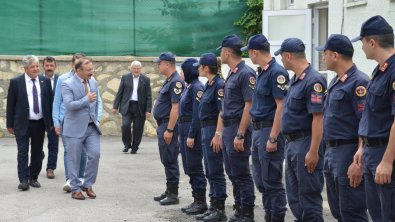 İlçe Protokolümüz İlçe Jandarma Komutanlığını Ziyaret Ederek, Güvenlik Güçlerimiz İle Bayramlaştı...