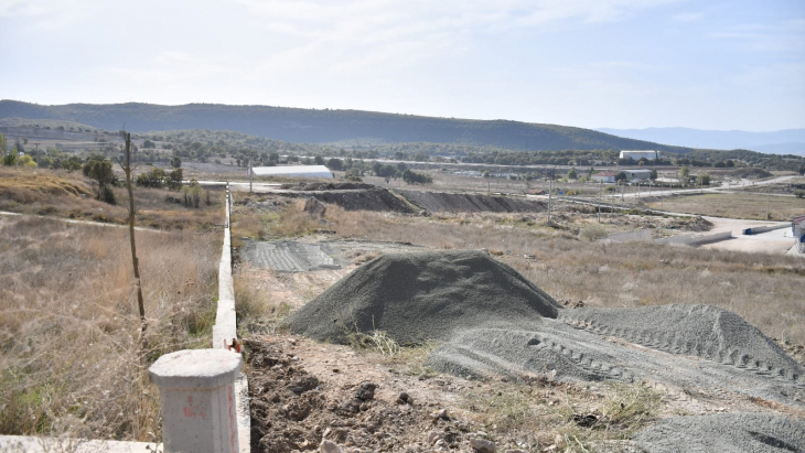 Emet'te okul çevrelerinde yol iyileştirme çalışmaları yapılıyor