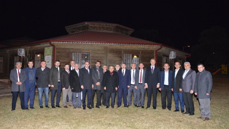AK Partili Belediye Başkanları Gediz'de Bir Araya Geldi