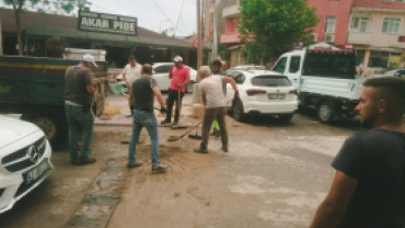 Emet’te Yoğun Yağışın Ardından Temizlik Çalışmaları Başladı