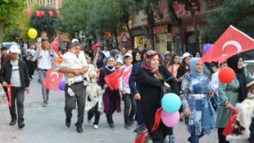 SÜNNET ÇOCUKLARIMIZ VE ÇEŞİTLİ SÜRPRİZLER MANİSA BANDOSU EŞLİĞİNDE KORTEJ YÜRÜYÜŞÜYÜNÜ GERÇEKLEŞTİRDİK