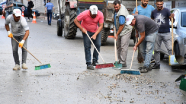 Emet’te Yoğun Yağışın Ardından Temizlik Çalışmaları Başladı