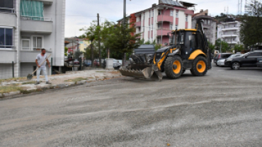 Emet’te Yoğun Yağışın Ardından Temizlik Çalışmaları Başladı