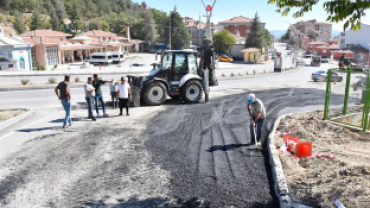 Emet Belediye Başkanımız Mustafa Koca, Yol ve Kaldırım Düzenleme Çalışmalarını İnceledi